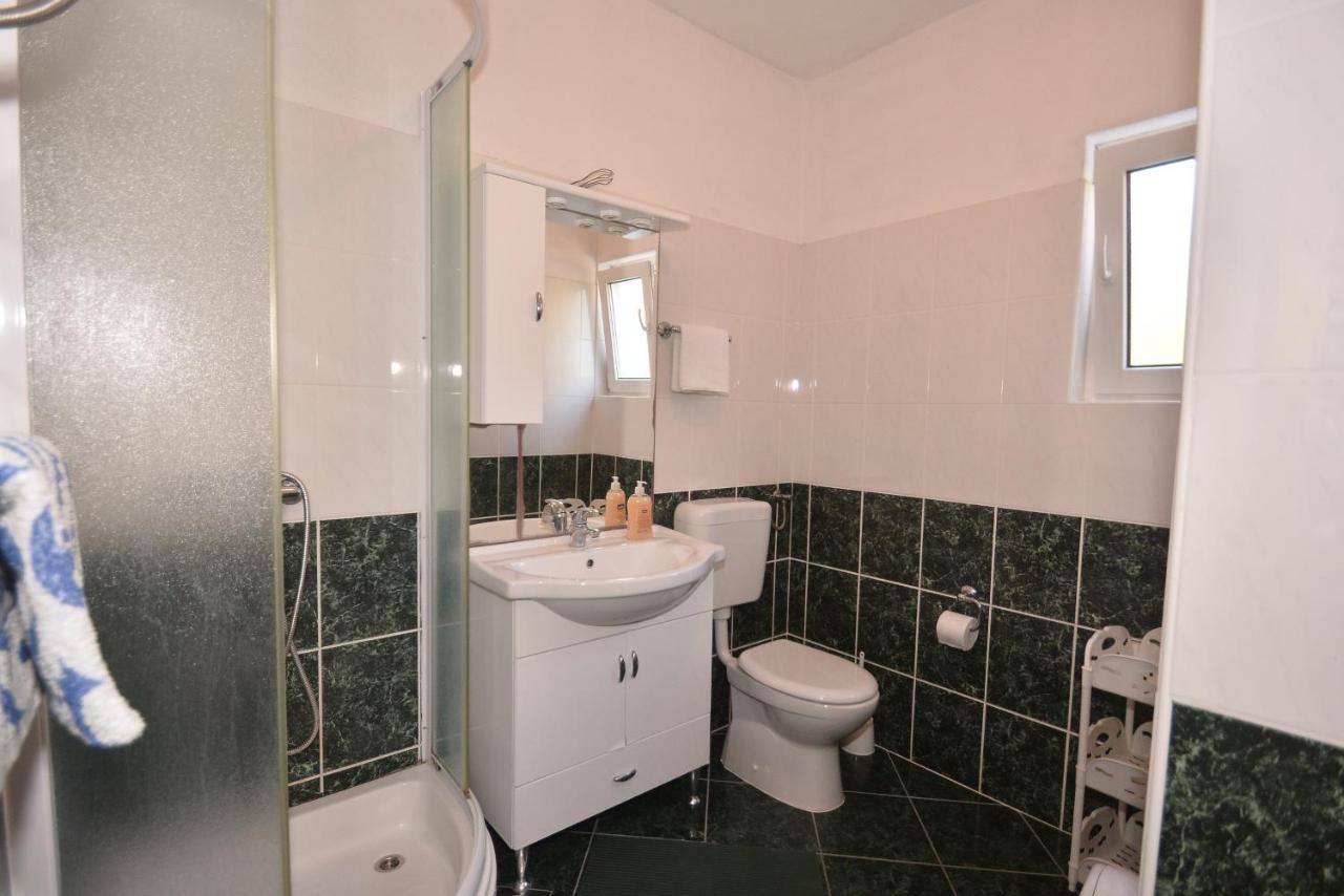 Apartments By The Sea Suhi Potok, Omis - 14555 Jesenice  Extérieur photo