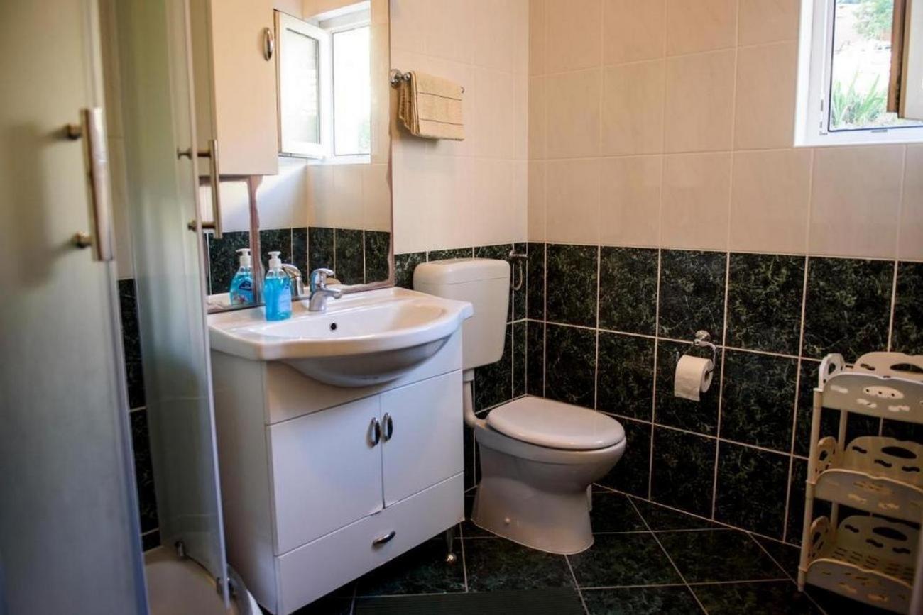 Apartments By The Sea Suhi Potok, Omis - 14555 Jesenice  Chambre photo